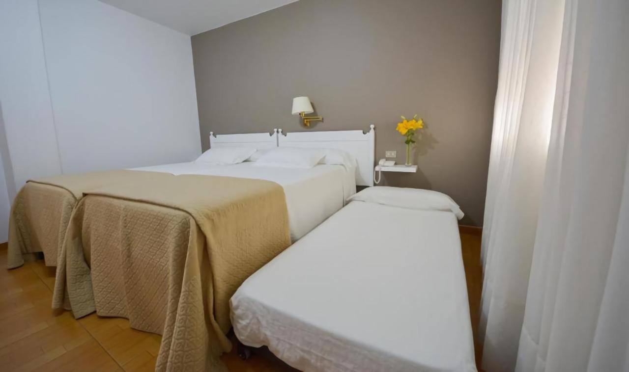 Hotel Jucamar Cangas do Morrazo Eksteriør billede